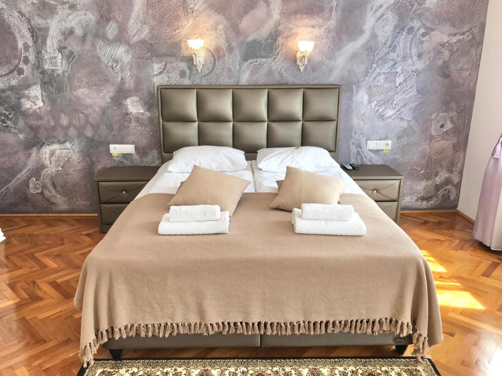 Residence Piata Armelor Sibiu Luaran gambar