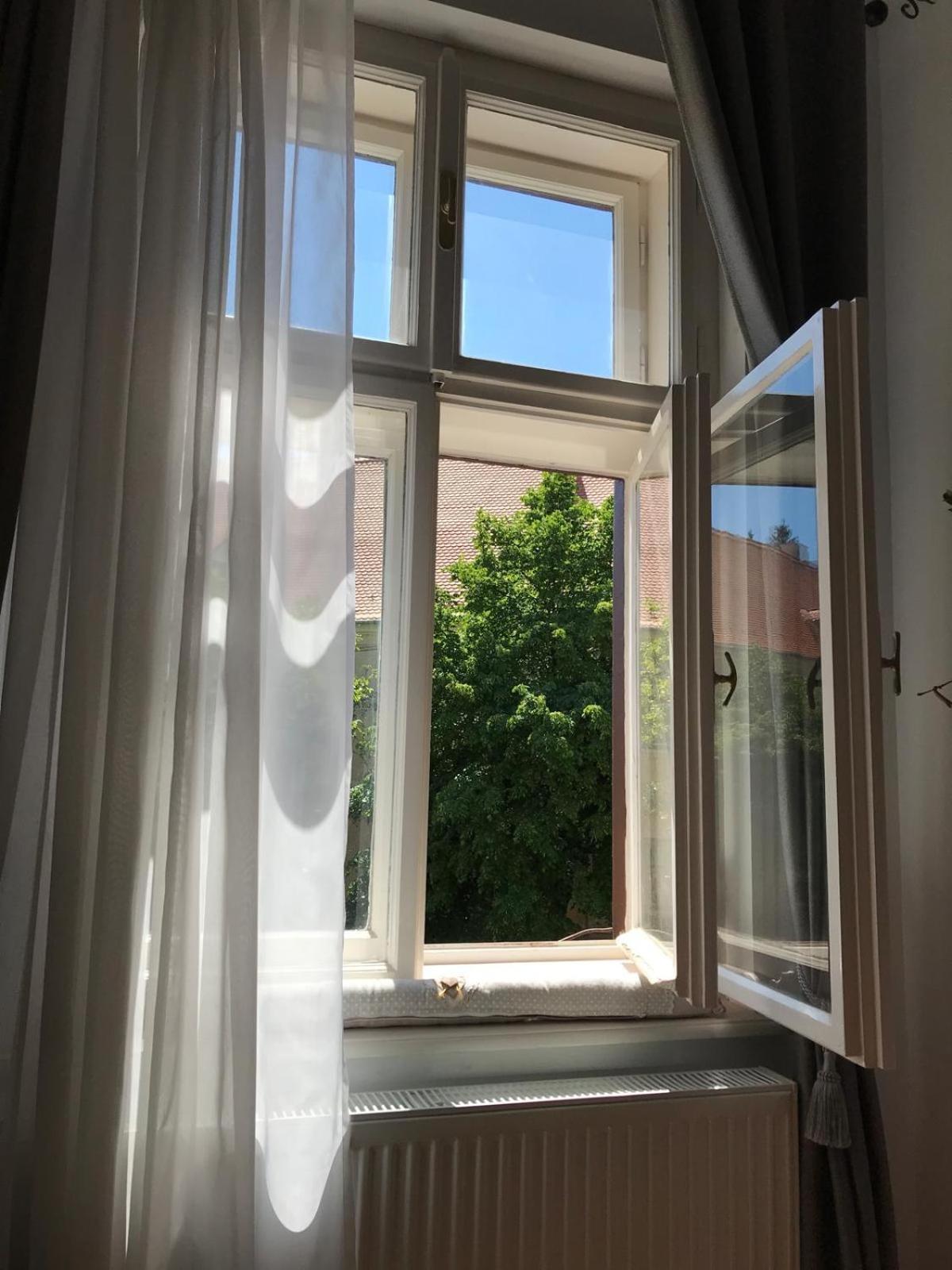 Residence Piata Armelor Sibiu Luaran gambar