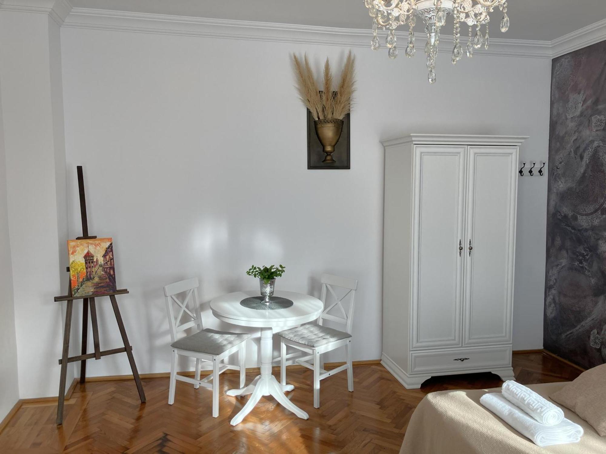 Residence Piata Armelor Sibiu Luaran gambar